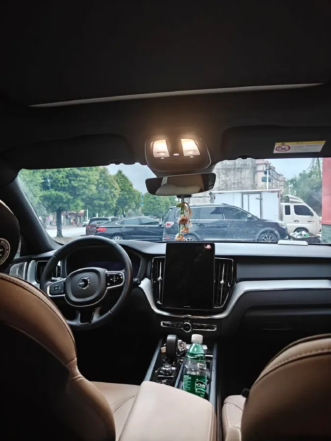 2026 Volvo XC60 2.0T 250HP L4 8AT,autocango,china used car exporter,china ev exporter,chinese used car exporter,chinese used ev exporter