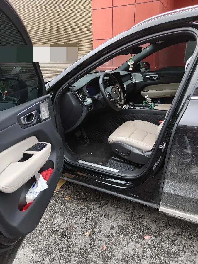 2026 Volvo XC60 2.0T 250HP L4 8AT,autocango,china used car exporter,china ev exporter,chinese used car exporter,chinese used ev exporter