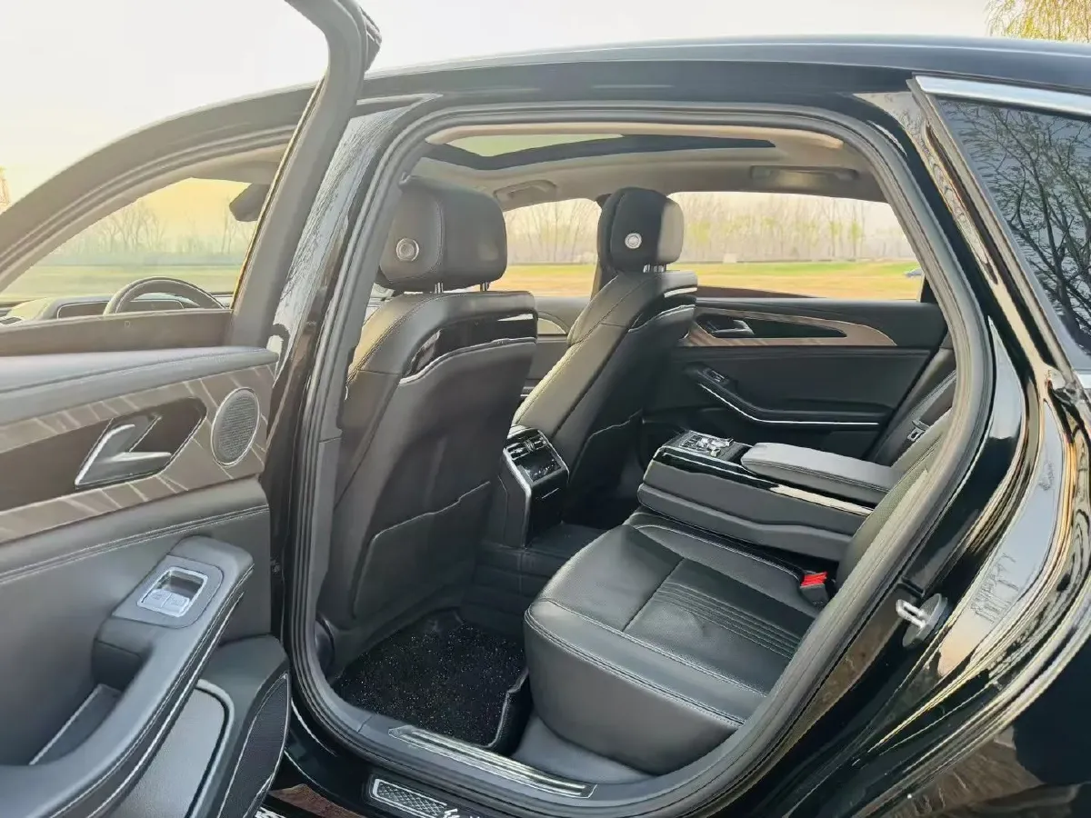 2020 HongQi H9 2.0T 252HP L4 7DCT,autocango,china used car exporter,china ev exporter,chinese used car exporter,chinese used ev exporter