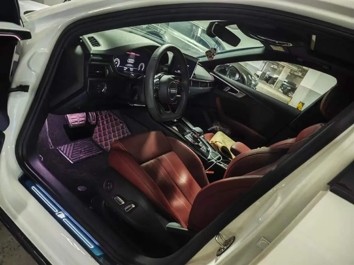 2024 Audi A4L 2.0T 190HP L4 7DCT,autocango,china used car exporter,china ev exporter,chinese used car exporter,chinese used ev exporter