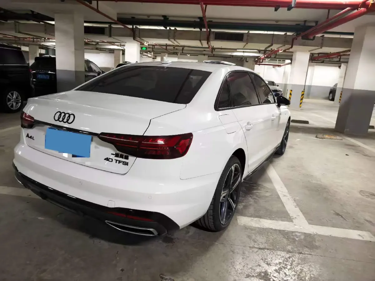 2024 Audi A4L 2.0T 190HP L4 7DCT,autocango,china used car exporter,china ev exporter,chinese used car exporter,chinese used ev exporter