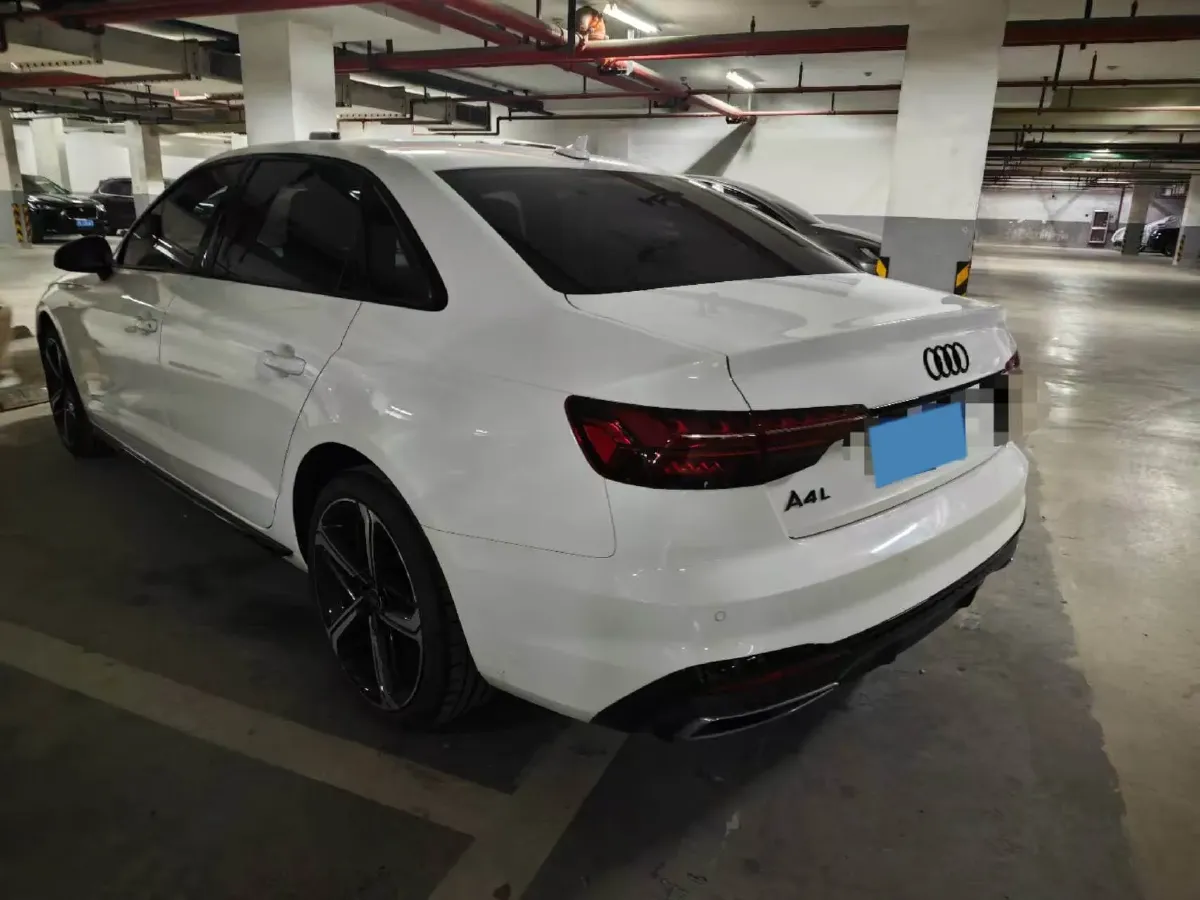 2024 Audi A4L 2.0T 190HP L4 7DCT,autocango,china used car exporter,china ev exporter,chinese used car exporter,chinese used ev exporter