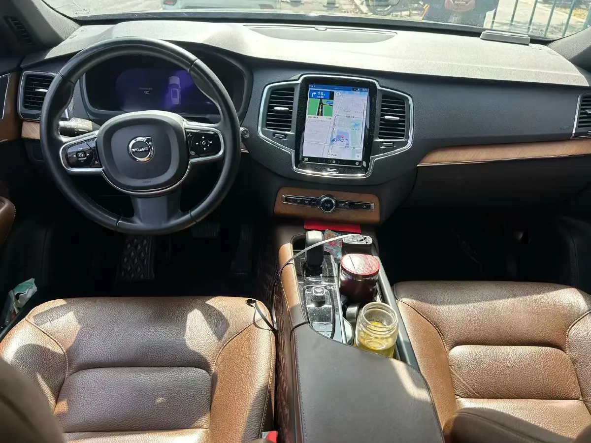 2022 Volvo XC90 2.0T 250HP L4 8AT,autocango,china used car exporter,china ev exporter,chinese used car exporter,chinese used ev exporter