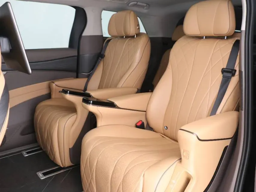 2022 Mercedes-Benz GLC Class 2.0T 197HP L4 9AT,autocango,china used car exporter,china ev exporter,chinese used car exporter,chinese used ev exporter