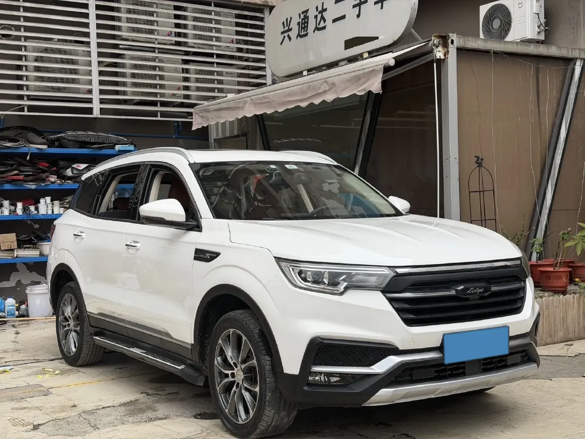 2018 Zotye T500 1.5T 156HP L4 5MT,autocango,china used car exporter,china ev exporter,chinese used car exporter,chinese used ev exporter