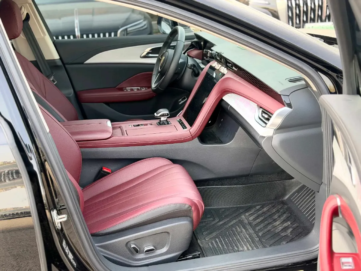 2025 HongQi H5 1.5T 169HP L4 1DHT Hybrid,autocango,china used car exporter,china ev exporter,chinese used car exporter,chinese used ev exporter