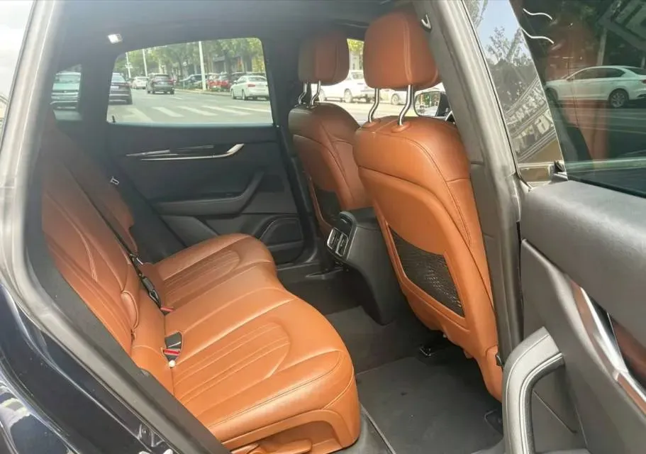 2018 Maserati Levante 3.0T 350HP V6 8AT,autocango,china used car exporter,china ev exporter,chinese used car exporter,chinese used ev exporter