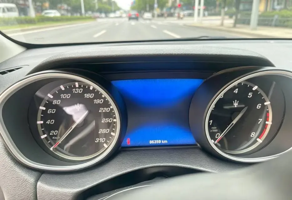 2018 Maserati Levante 3.0T 350HP V6 8AT,autocango,china used car exporter,china ev exporter,chinese used car exporter,chinese used ev exporter