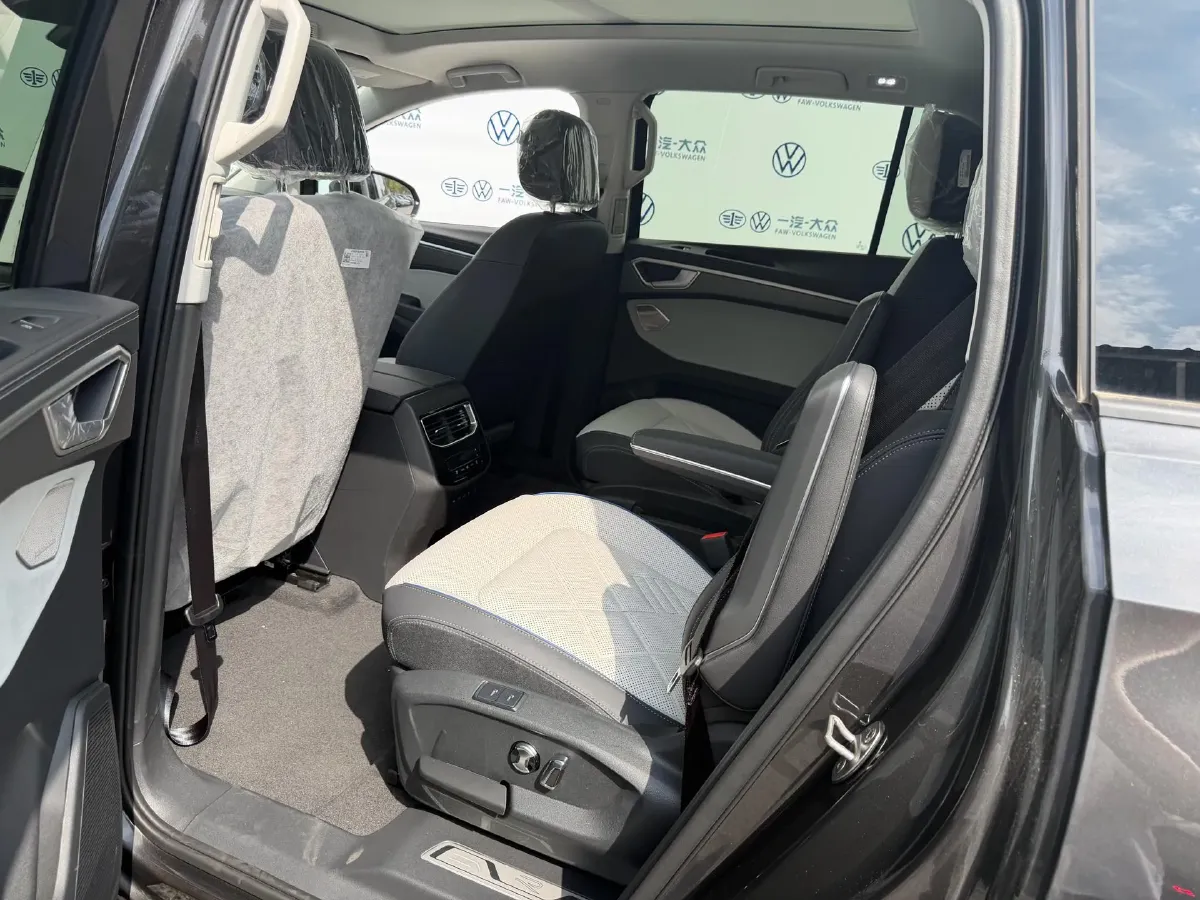 2026 Volkswagen Talagon 2.0T 272HP L4 7DCT,autocango,china used car exporter,china ev exporter,chinese used car exporter,chinese used ev exporter