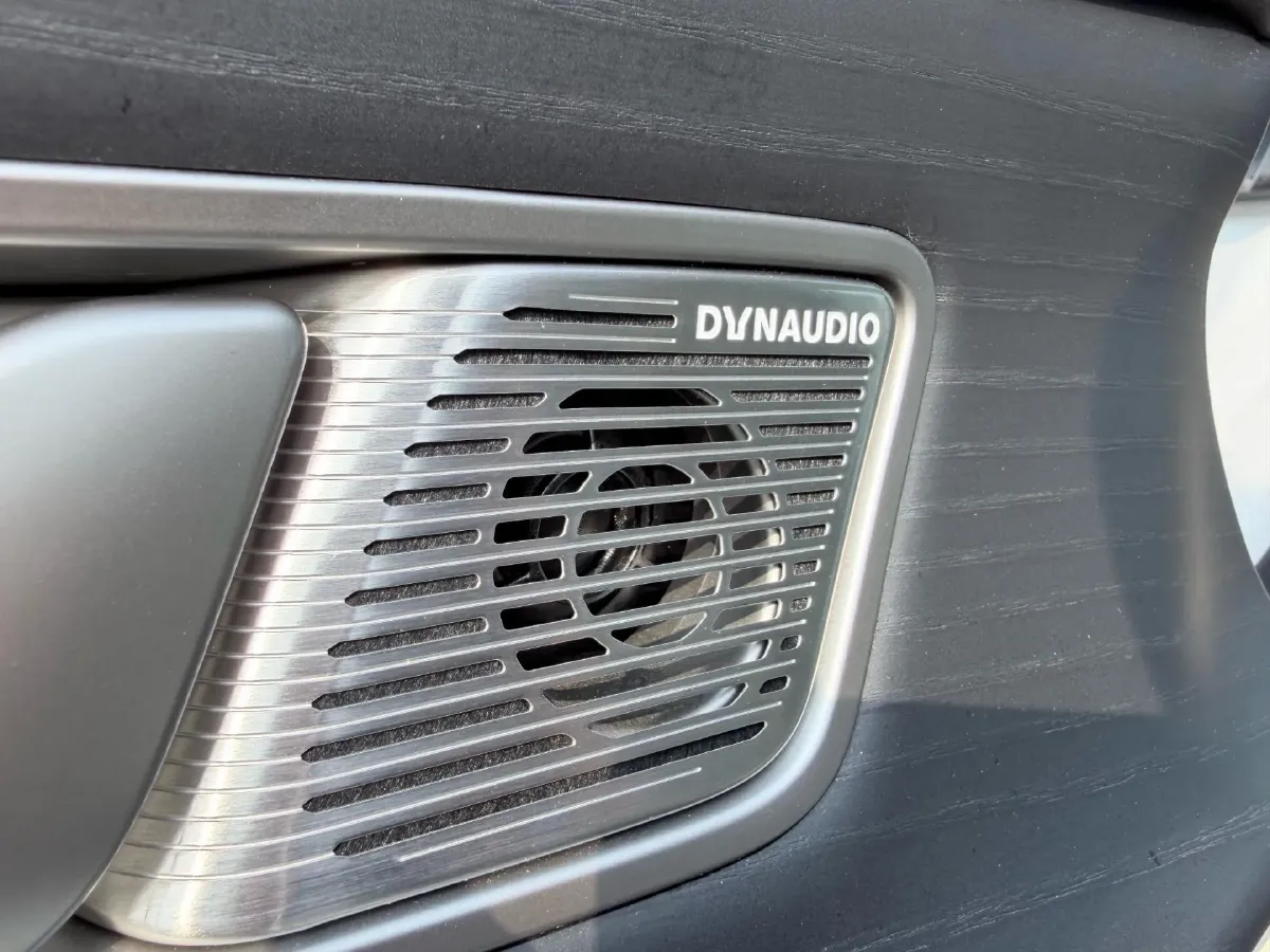 2024 Denza D9 1.5T 139HP L4 E-CVT PHEV 40KWH,autocango,china used car exporter,china ev exporter,chinese used car exporter,chinese used ev exporter