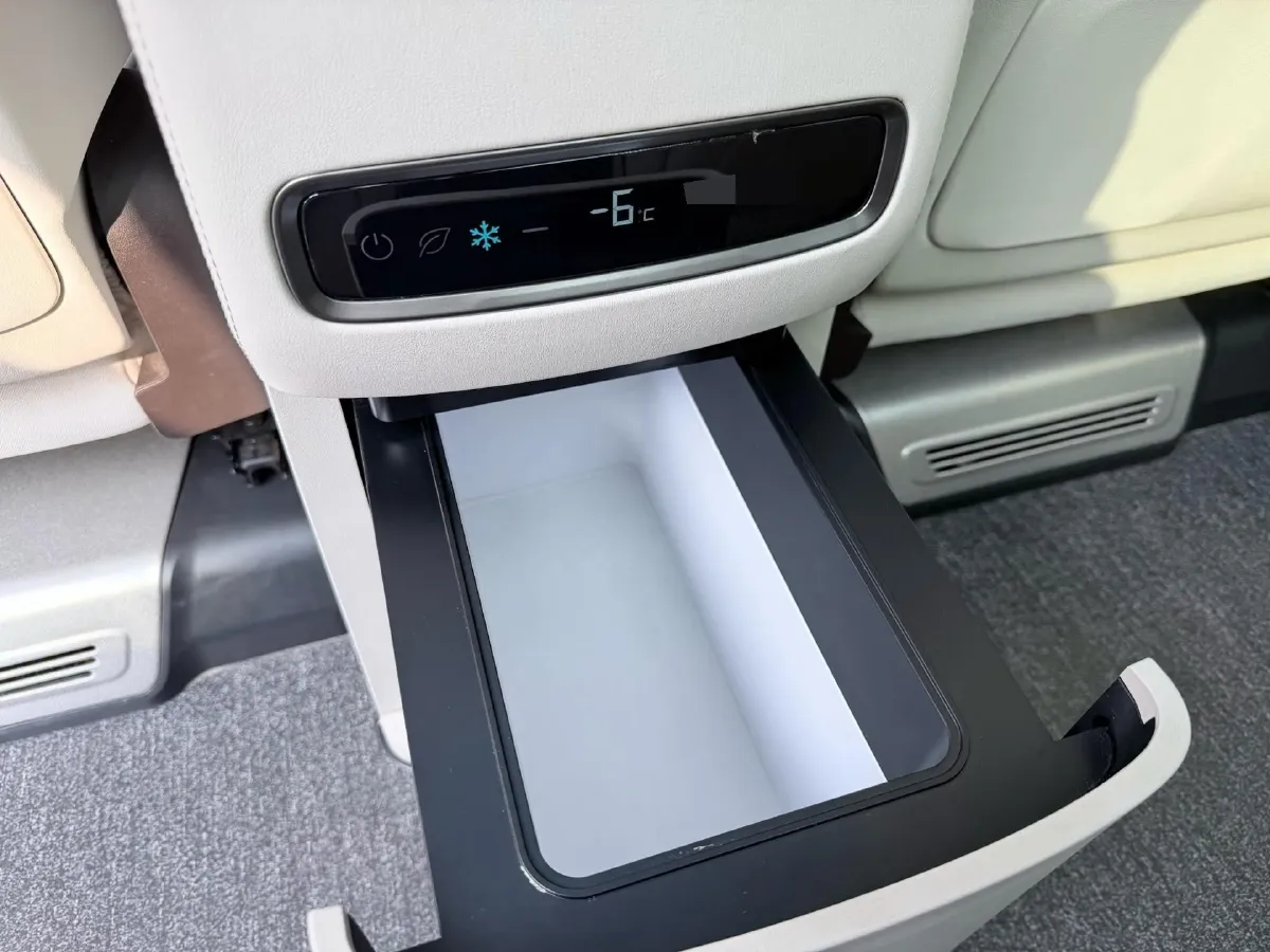 2024 Denza D9 1.5T 139HP L4 E-CVT PHEV 40KWH,autocango,china used car exporter,china ev exporter,chinese used car exporter,chinese used ev exporter