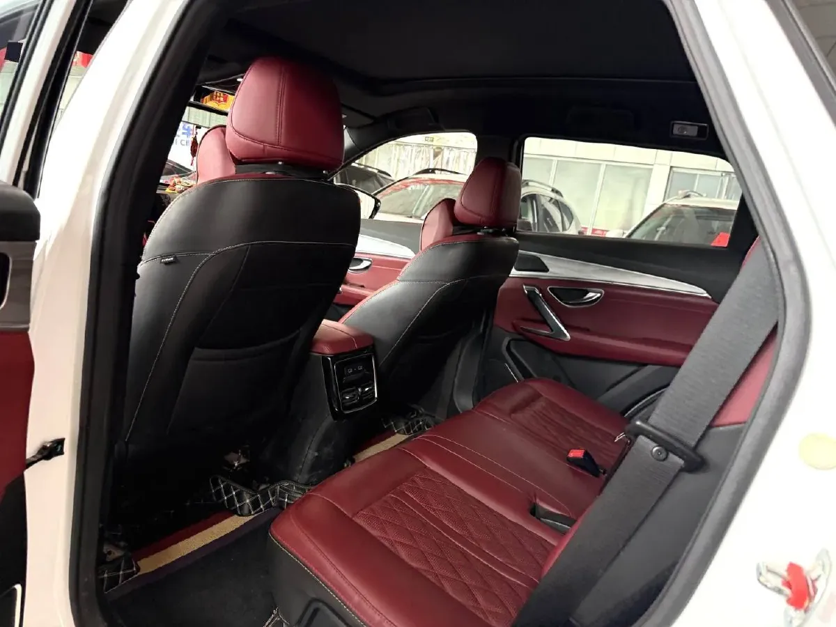 2023 ChangAn Oshan X7 Plus 1.5T 188HP L4 7DCT,autocango,china used car exporter,china ev exporter,chinese used car exporter,chinese used ev exporter