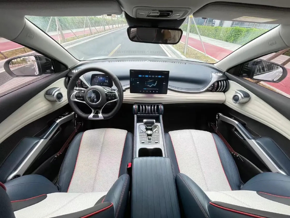 2022 Roewe RX5 MAX 1.5T 181HP L4 6AT,autocango,china used car exporter,china ev exporter,chinese used car exporter,chinese used ev exporter