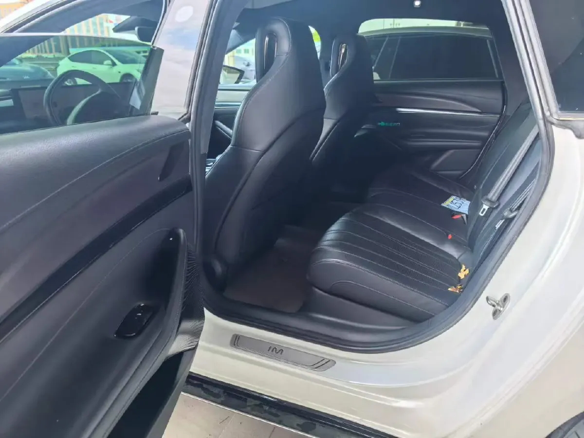 2022 IM L7 BEV 90KWH,autocango,china used car exporter,china ev exporter,chinese used car exporter,chinese used ev exporter