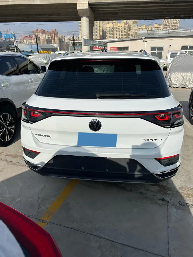 2025 Volkswagen T-Roc 1.4T 150HP L4 7DCT,autocango,china used car exporter,china ev exporter,chinese used car exporter,chinese used ev exporter