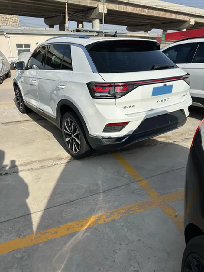 2025 Volkswagen T-Roc 1.4T 150HP L4 7DCT,autocango,china used car exporter,china ev exporter,chinese used car exporter,chinese used ev exporter