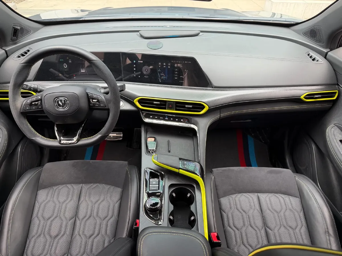 2022 ChangAn UNI-T 2.0T 233HP L4 8AT,autocango,china used car exporter,china ev exporter,chinese used car exporter,chinese used ev exporter