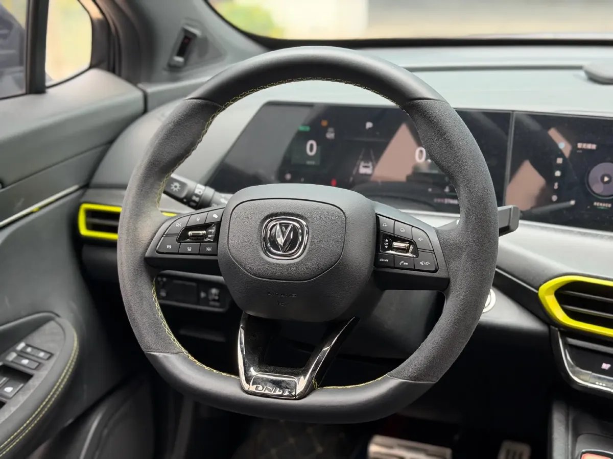 2022 ChangAn UNI-T 2.0T 233HP L4 8AT,autocango,china used car exporter,china ev exporter,chinese used car exporter,chinese used ev exporter