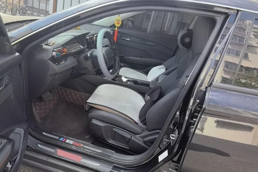 2024 DongFeng Aeolus YiXuan 1.5L 125HP L4 6DCT,autocango,china used car exporter,china ev exporter,chinese used car exporter,chinese used ev exporter