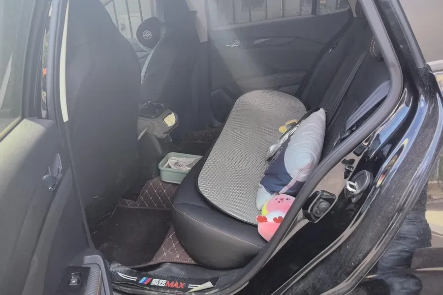 2024 DongFeng Aeolus YiXuan 1.5L 125HP L4 6DCT,autocango,china used car exporter,china ev exporter,chinese used car exporter,chinese used ev exporter