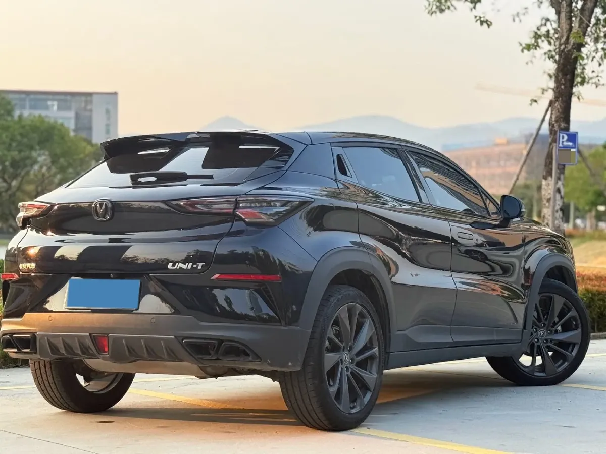 2021 ChangAn UNI-T 1.5T 180HP L4 7DCT,autocango,china used car exporter,china ev exporter,chinese used car exporter,chinese used ev exporter
