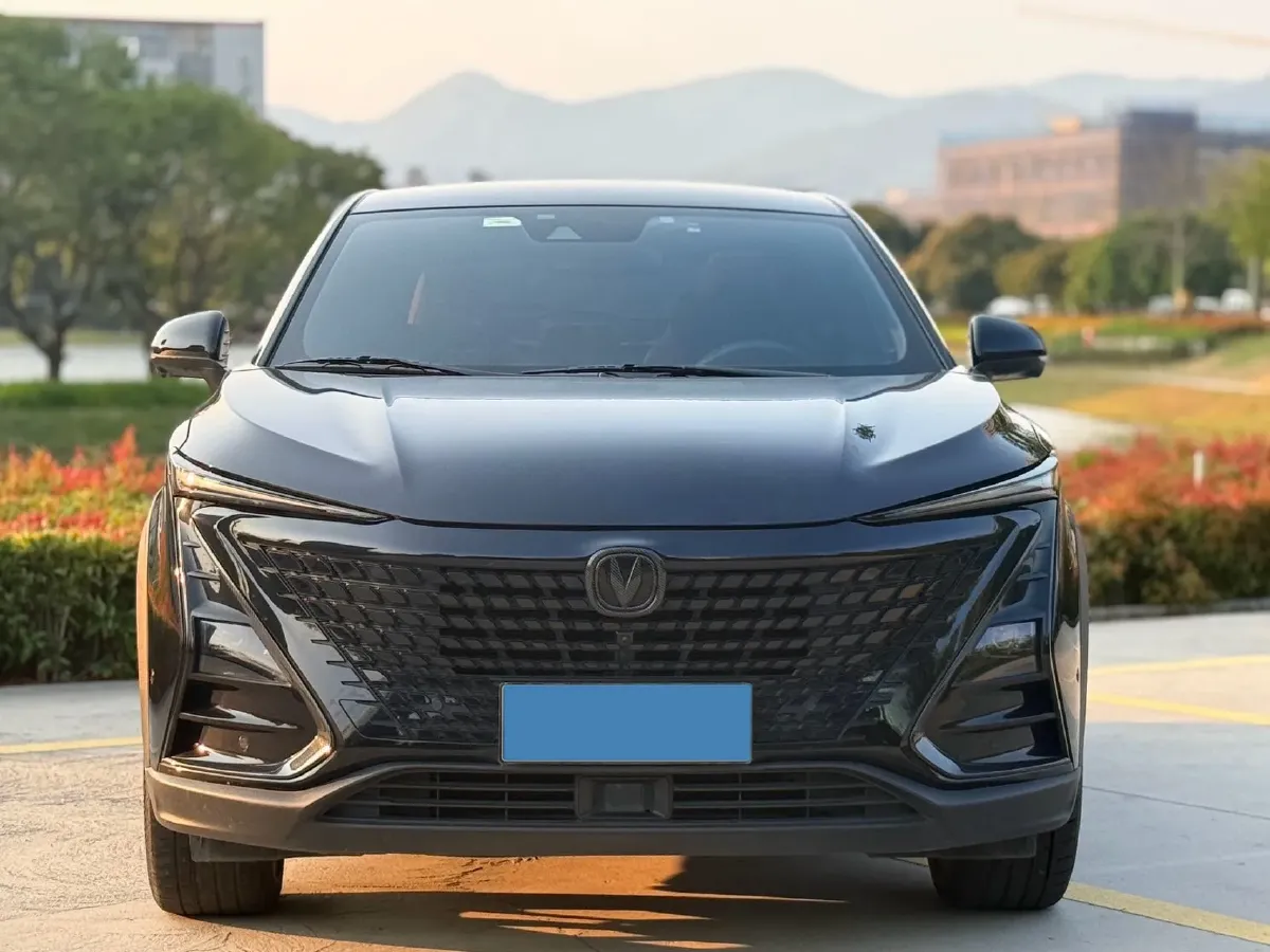 2021 ChangAn UNI-T 1.5T 180HP L4 7DCT,autocango,china used car exporter,china ev exporter,chinese used car exporter,chinese used ev exporter