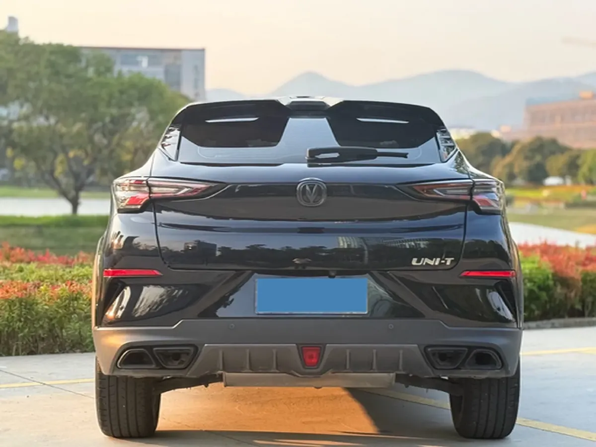 2021 ChangAn UNI-T 1.5T 180HP L4 7DCT,autocango,china used car exporter,china ev exporter,chinese used car exporter,chinese used ev exporter