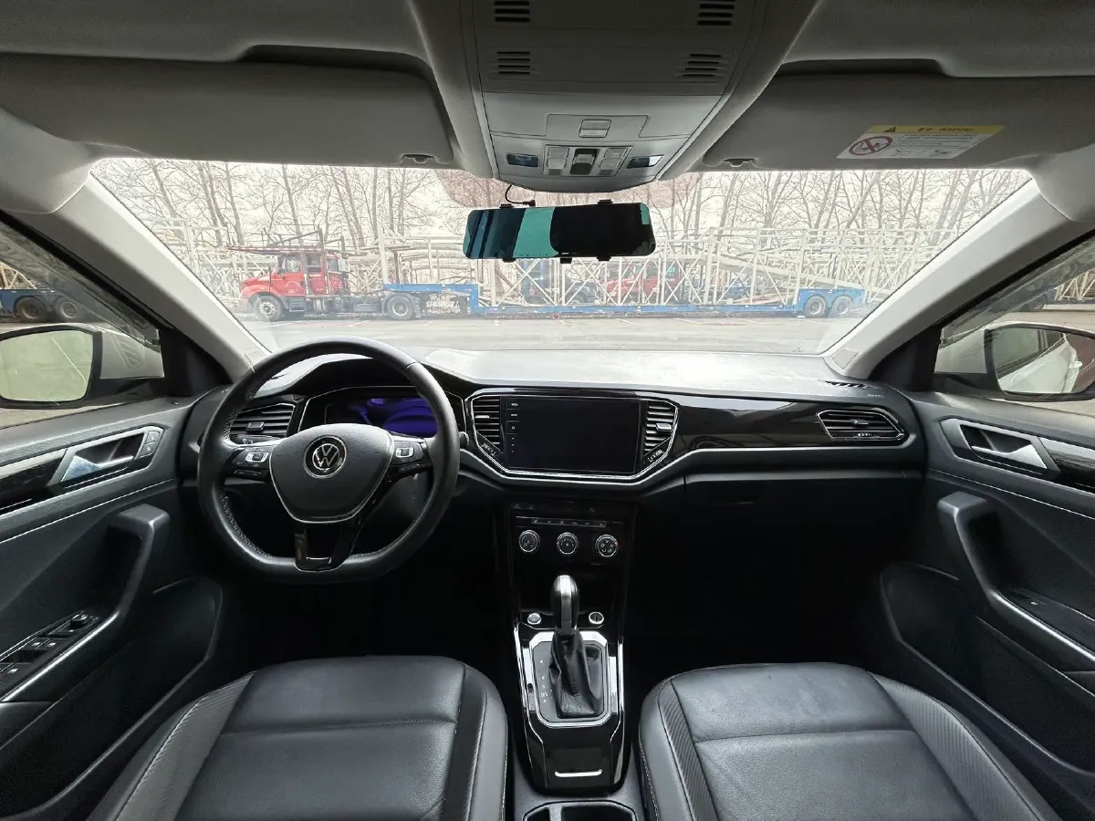 2022 Volkswagen T-Roc 1.4T 150HP L4 7DCT,autocango,china used car exporter,china ev exporter,chinese used car exporter,chinese used ev exporter