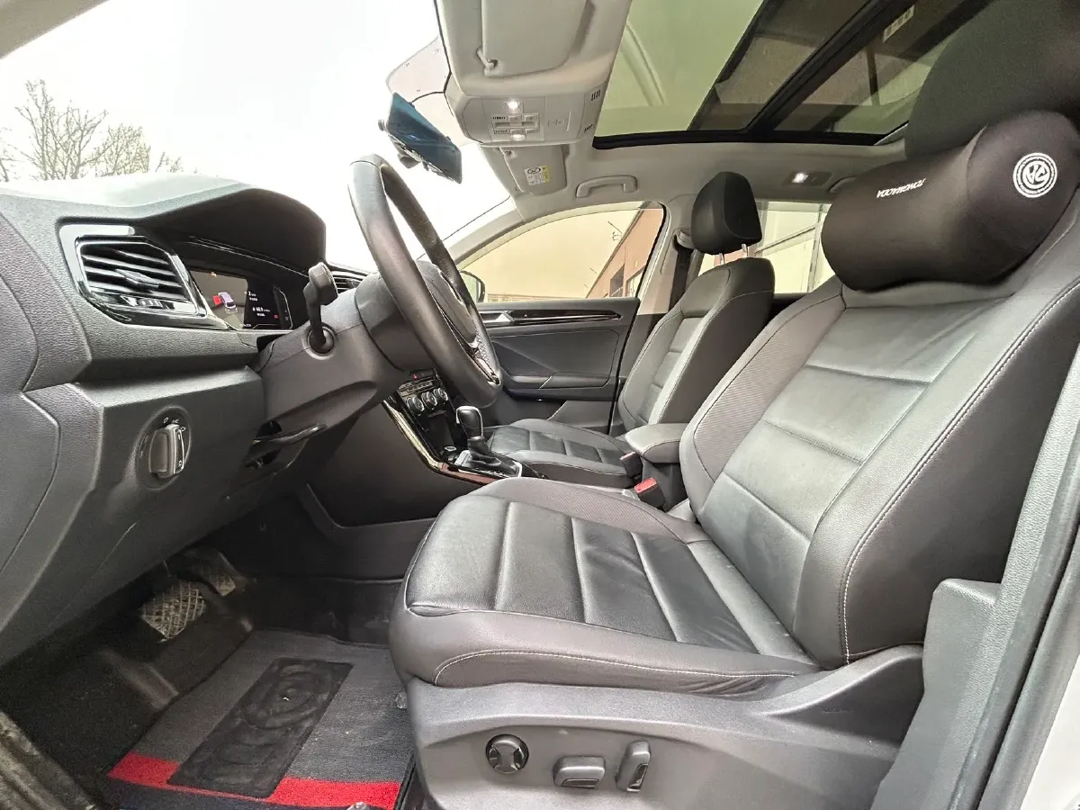 2022 Volkswagen T-Roc 1.4T 150HP L4 7DCT,autocango,china used car exporter,china ev exporter,chinese used car exporter,chinese used ev exporter