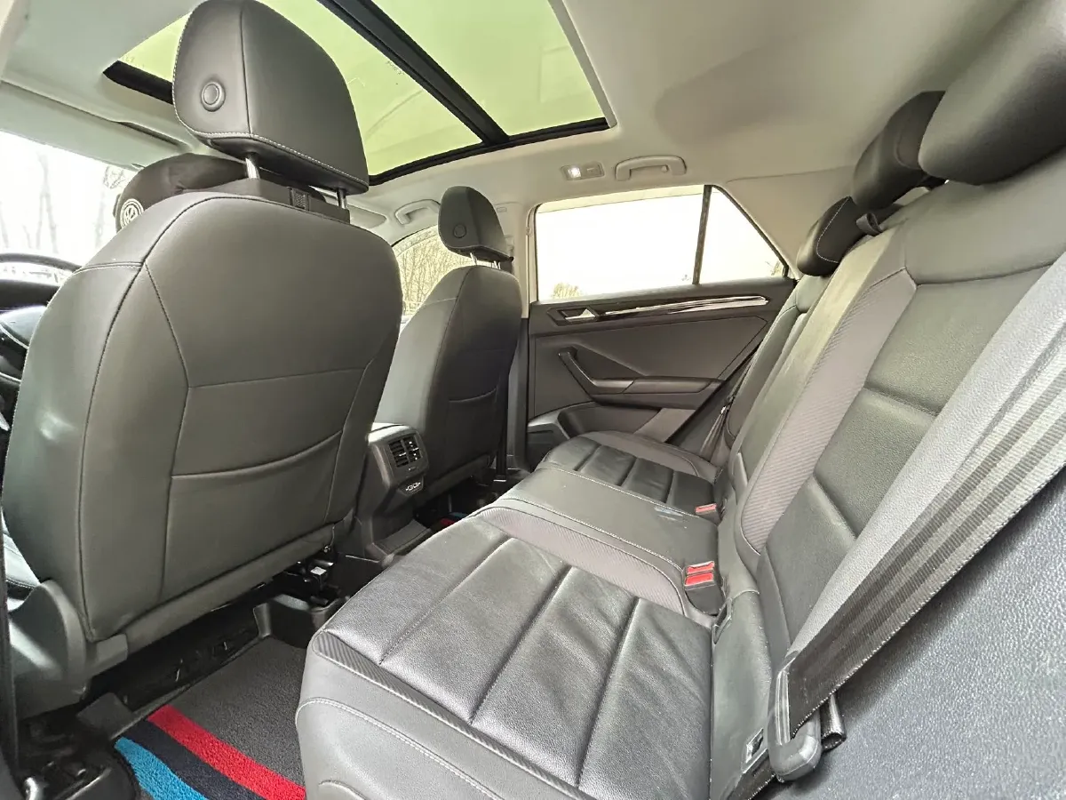 2022 Volkswagen T-Roc 1.4T 150HP L4 7DCT,autocango,china used car exporter,china ev exporter,chinese used car exporter,chinese used ev exporter