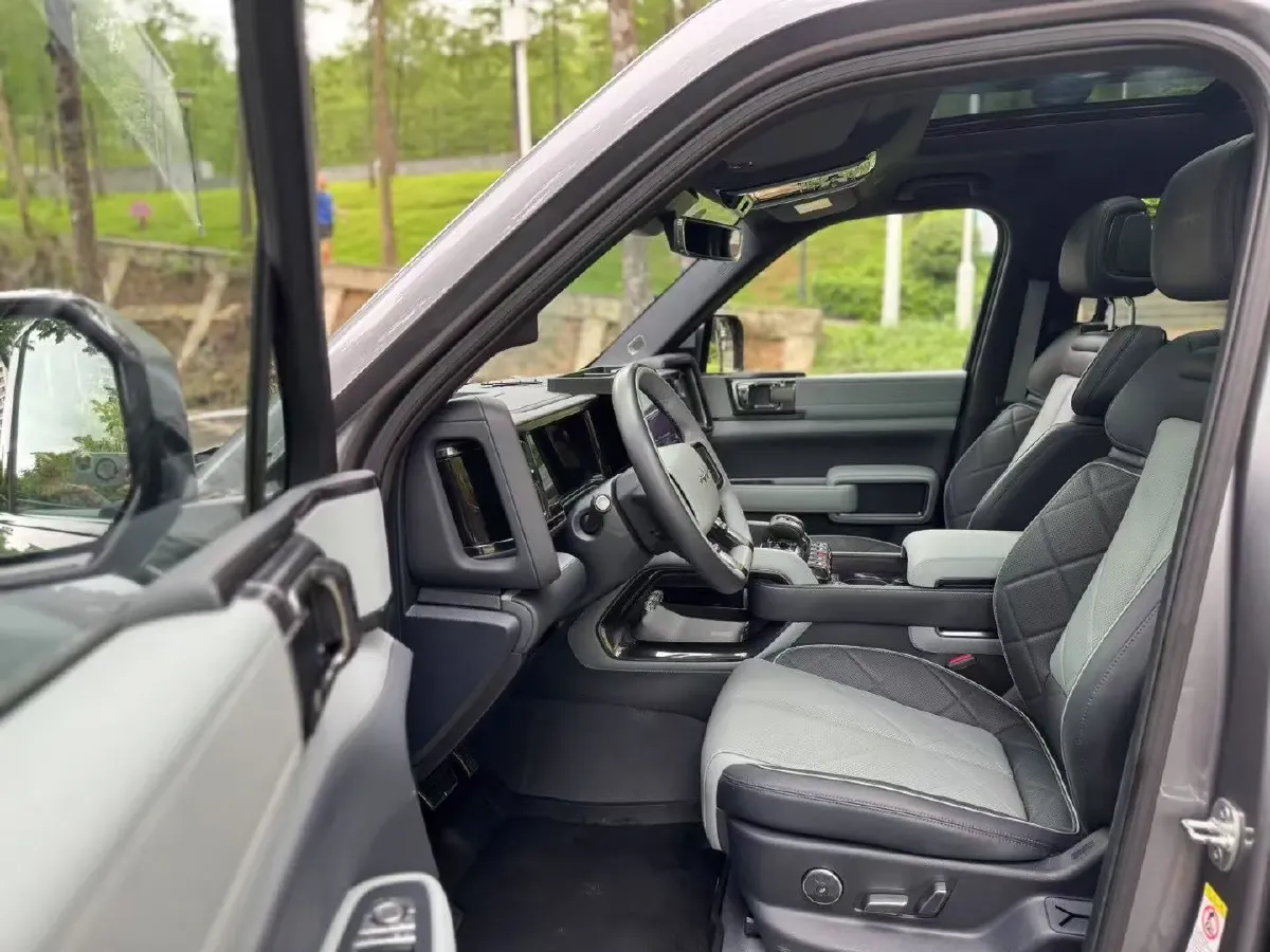 2023 FangChengBao Bao 5 1.5T 194HP L4 E-CVT PHEV 31.8KWH,autocango,china used car exporter,china ev exporter,chinese used car exporter,chinese used ev exporter