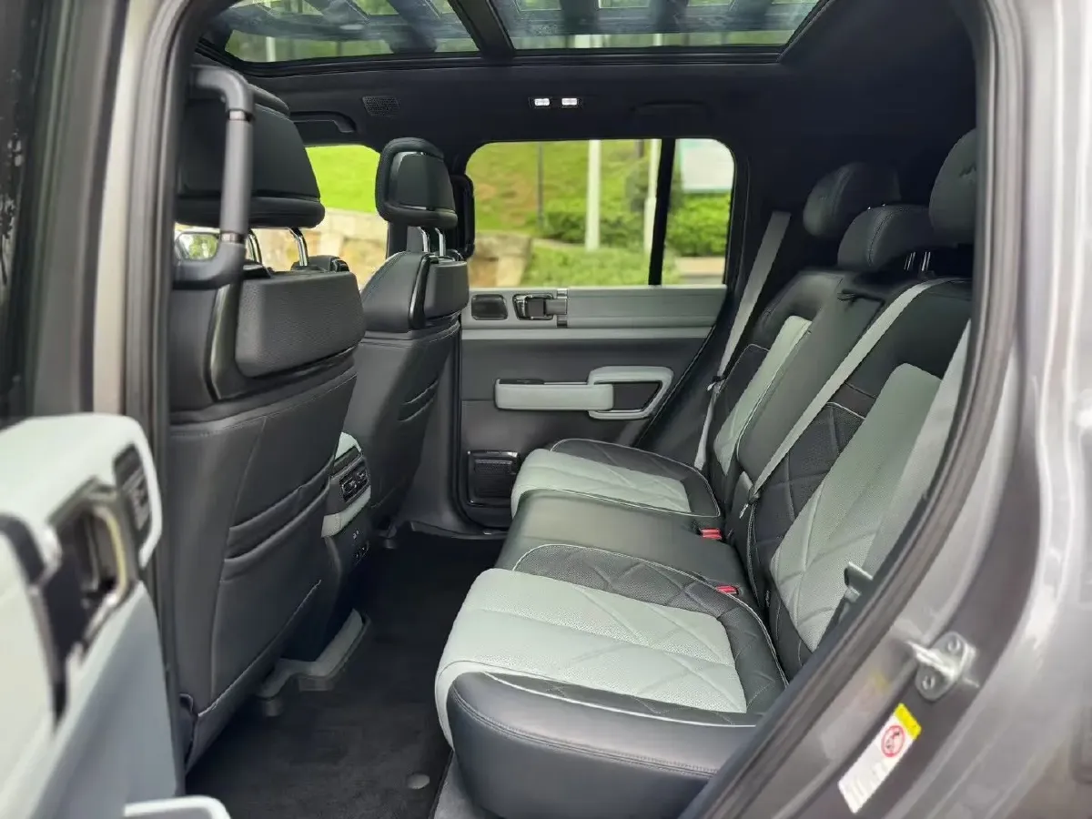 2023 FangChengBao Bao 5 1.5T 194HP L4 E-CVT PHEV 31.8KWH,autocango,china used car exporter,china ev exporter,chinese used car exporter,chinese used ev exporter