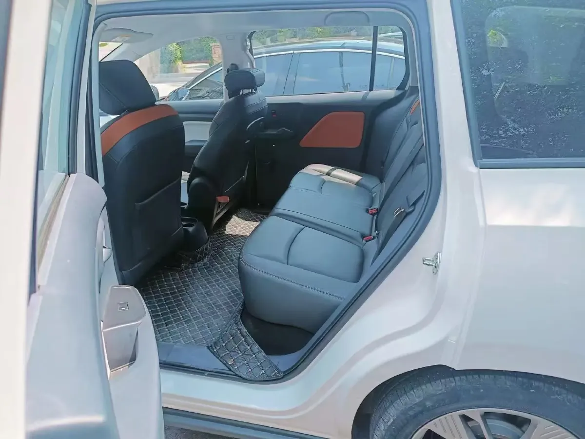 2022 JMC YuHu 7 2.0T 141HP L4 8AT,autocango,china used car exporter,china ev exporter,chinese used car exporter,chinese used ev exporter