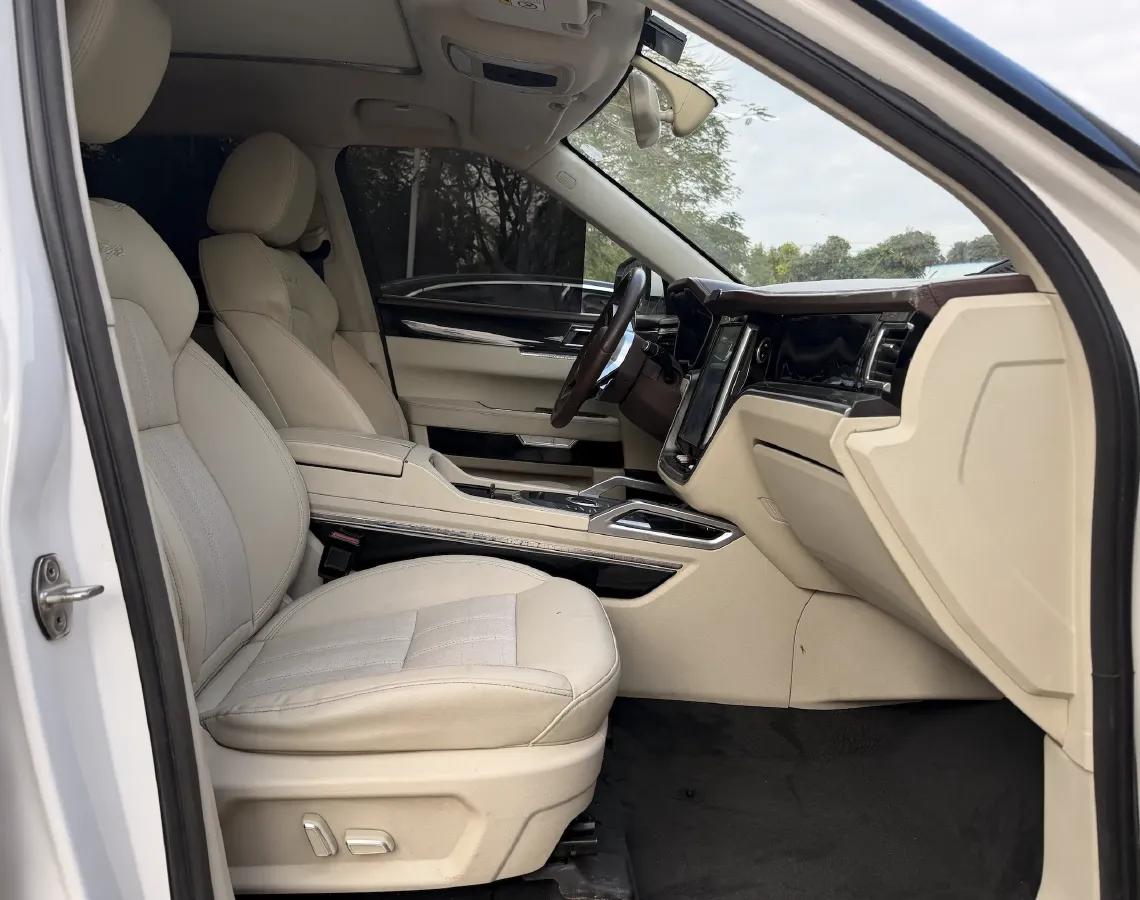 2017 Zotye T700 1.8T 177HP L4 6DCT,autocango,china used car exporter,china ev exporter,chinese used car exporter,chinese used ev exporter