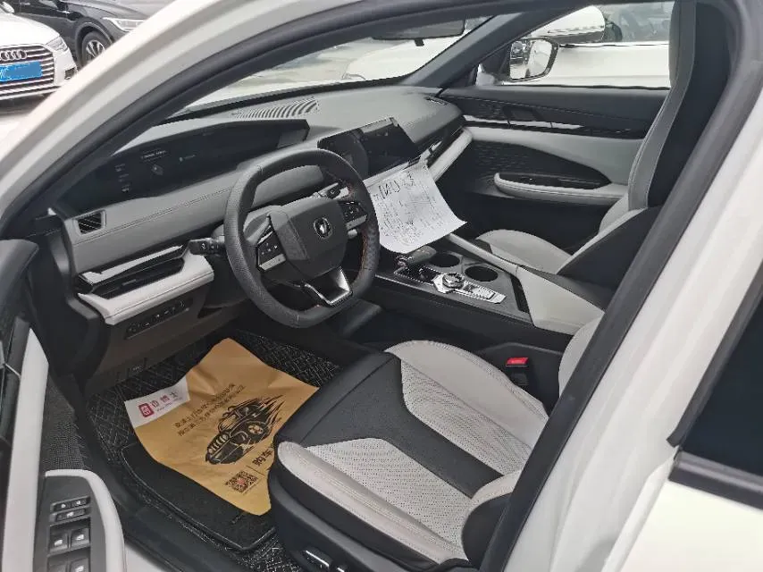 2024 ChangAn UNI-V iDD 1.5L 110HP L4 E-CVT PHEV 18.99KWH,autocango,china used car exporter,china ev exporter,chinese used car exporter,chinese used ev exporter