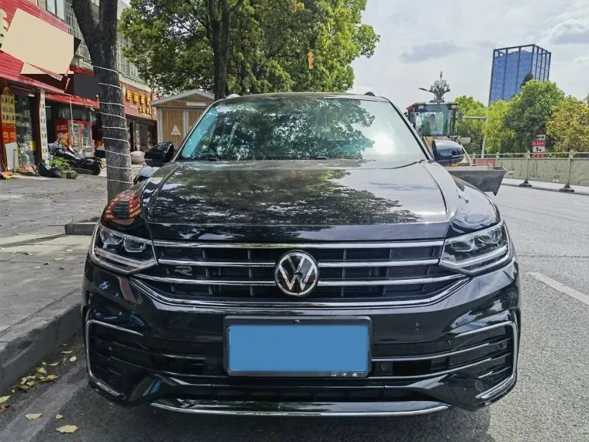 2025 Volkswagen Tiguan L 2.0T 186HP L4 7DCT,autocango,china used car exporter,china ev exporter,chinese used car exporter,chinese used ev exporter