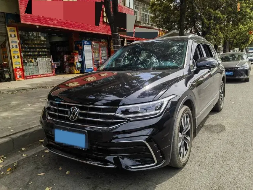 2025 Volkswagen Tiguan L 2.0T 186HP L4 7DCT,autocango,china used car exporter,china ev exporter,chinese used car exporter,chinese used ev exporter