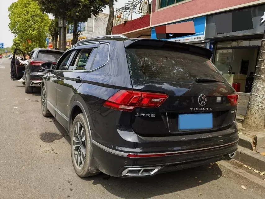 2025 Volkswagen Tiguan L 2.0T 186HP L4 7DCT,autocango,china used car exporter,china ev exporter,chinese used car exporter,chinese used ev exporter