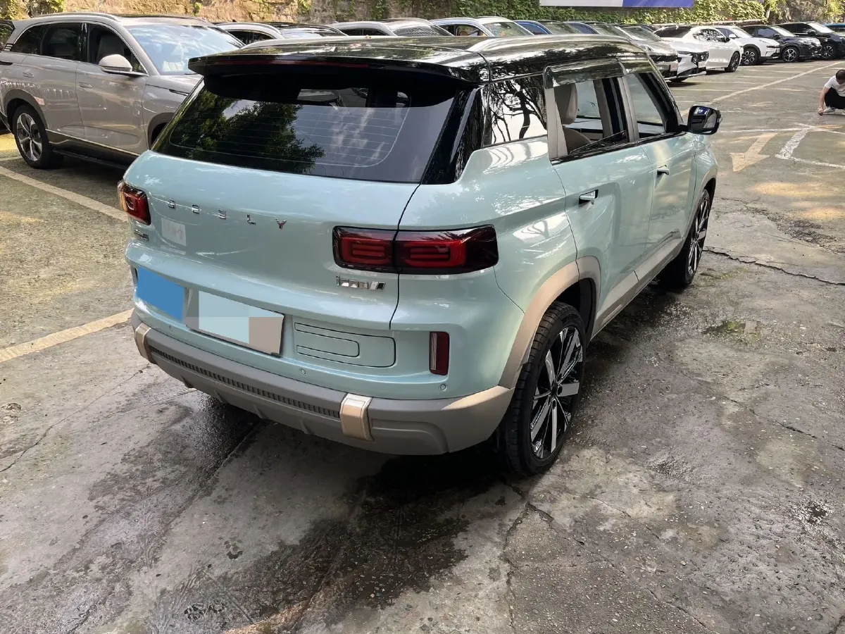 2023 Geely ICON 1.5T 181HP L4 7DCT,autocango,china used car exporter,china ev exporter,chinese used car exporter,chinese used ev exporter