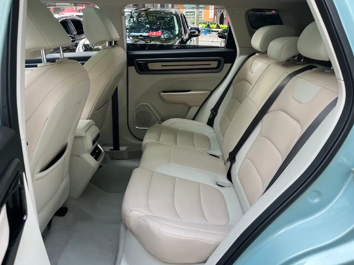 2023 Geely ICON 1.5T 181HP L4 7DCT,autocango,china used car exporter,china ev exporter,chinese used car exporter,chinese used ev exporter