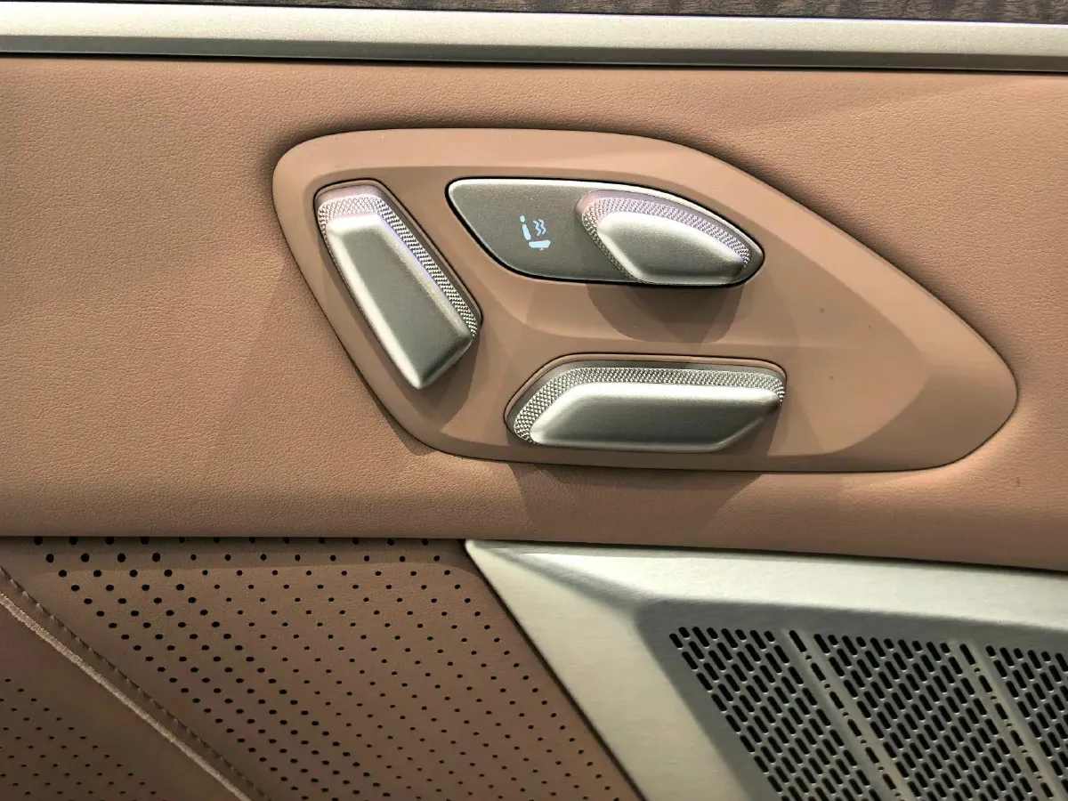 2025 ONVO L90 BEV,autocango,china used car exporter,china ev exporter,chinese used car exporter,chinese used ev exporter