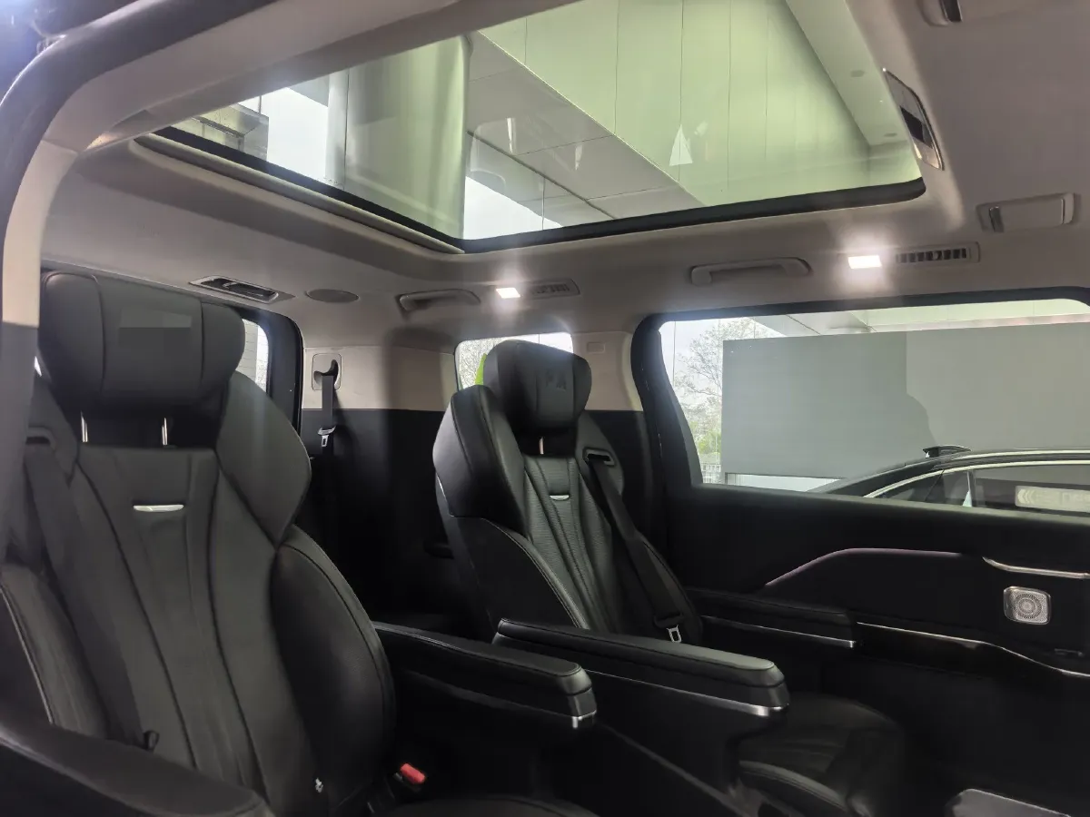 2023 HongQi HQ9 2.0T 252HP L4 8AT,autocango,china used car exporter,china ev exporter,chinese used car exporter,chinese used ev exporter