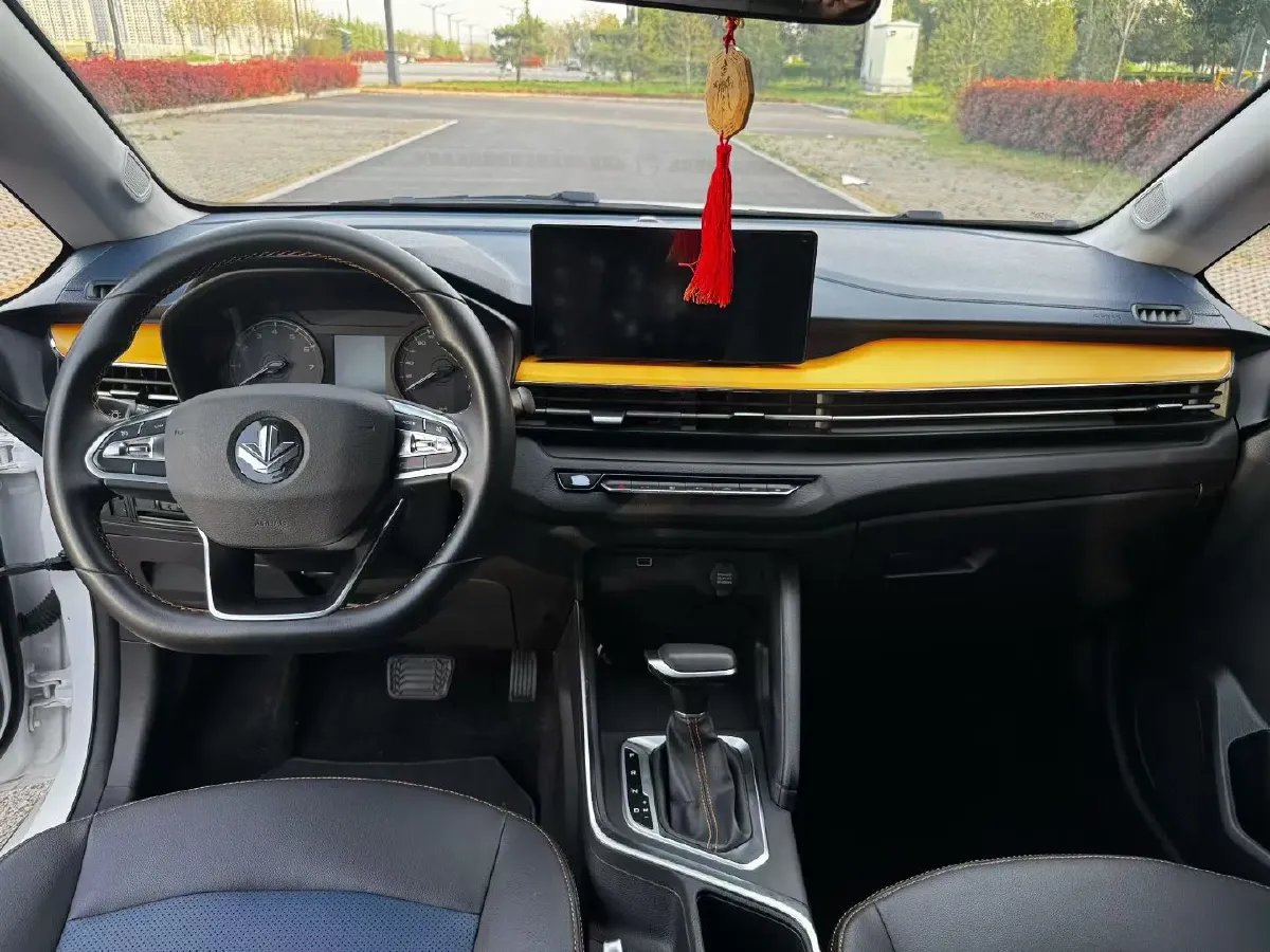 2022 Livan X3 PRO 1.5L 113HP L4 CVT,autocango,china used car exporter,china ev exporter,chinese used car exporter,chinese used ev exporter