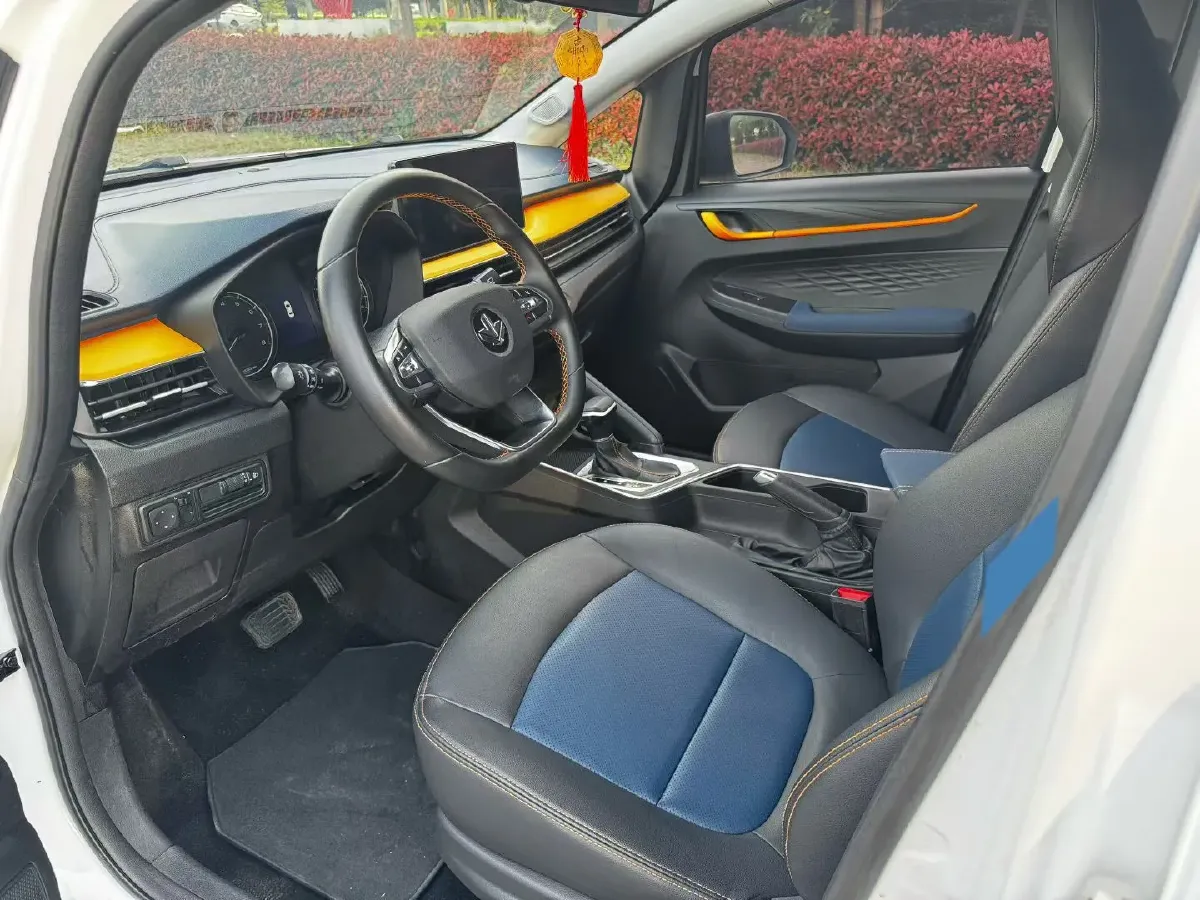 2022 Livan X3 PRO 1.5L 113HP L4 CVT,autocango,china used car exporter,china ev exporter,chinese used car exporter,chinese used ev exporter