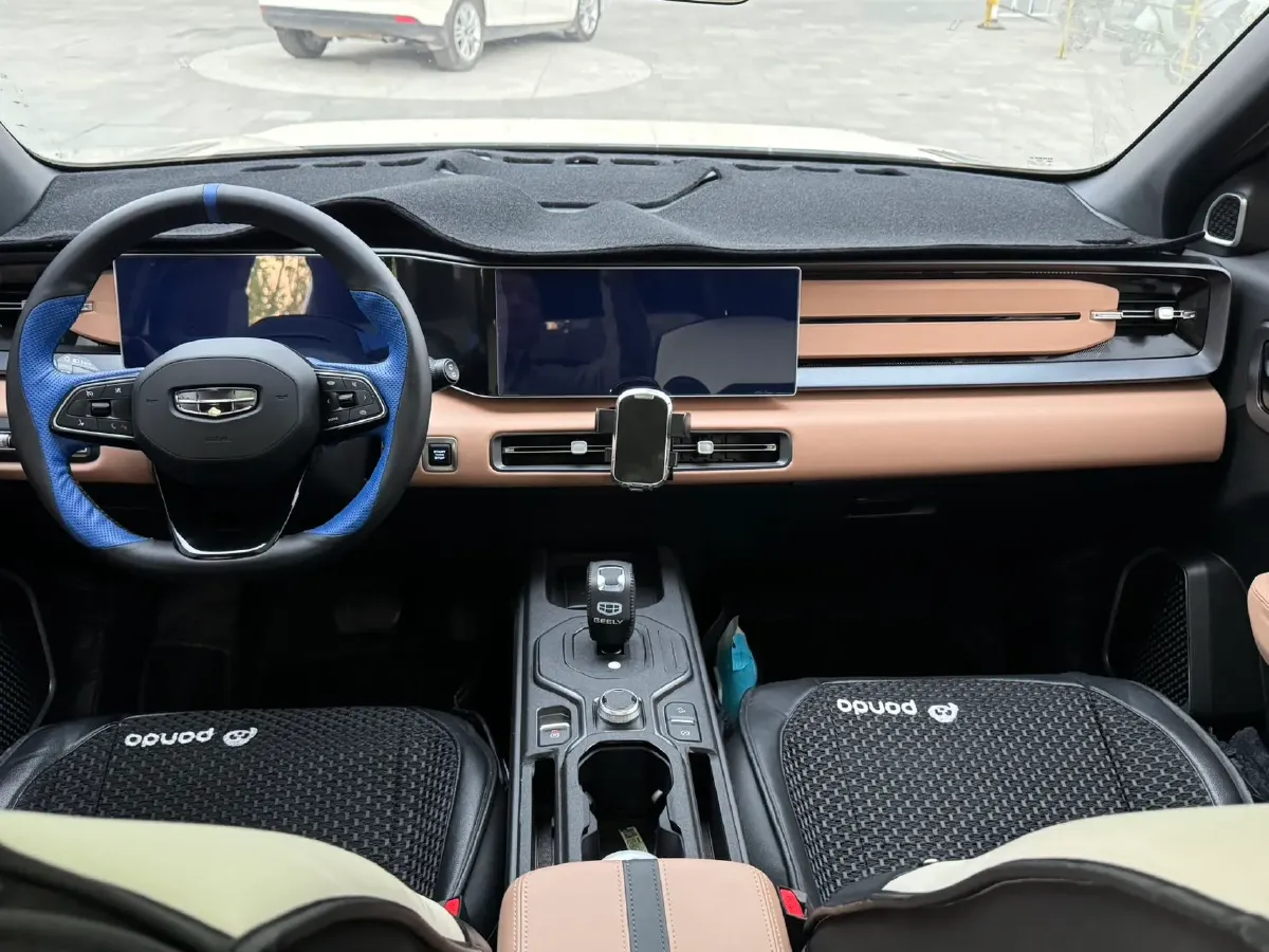 2023 Geely ICON 1.5T 181HP L4 7DCT,autocango,china used car exporter,china ev exporter,chinese used car exporter,chinese used ev exporter