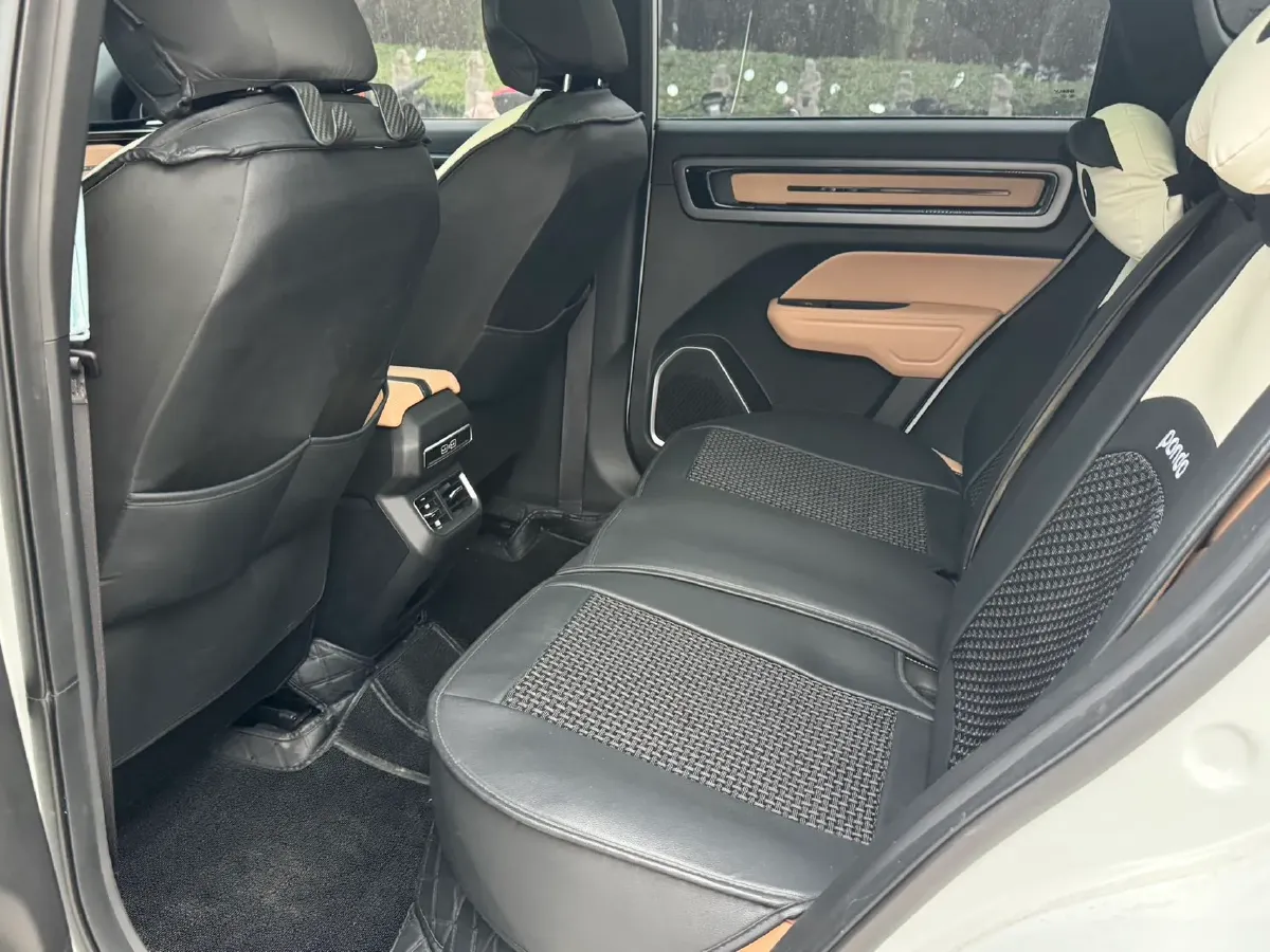 2023 Geely ICON 1.5T 181HP L4 7DCT,autocango,china used car exporter,china ev exporter,chinese used car exporter,chinese used ev exporter