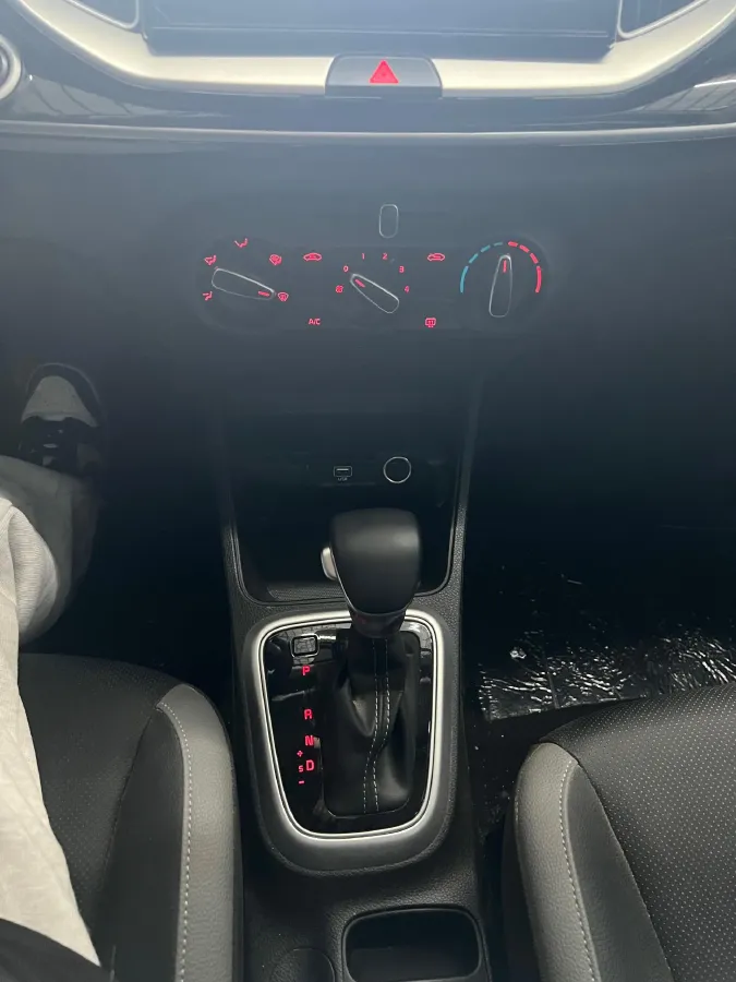 2021 Kia KX1 1.4L 100HP L4 6AT,autocango,china used car exporter,china ev exporter,chinese used car exporter,chinese used ev exporter