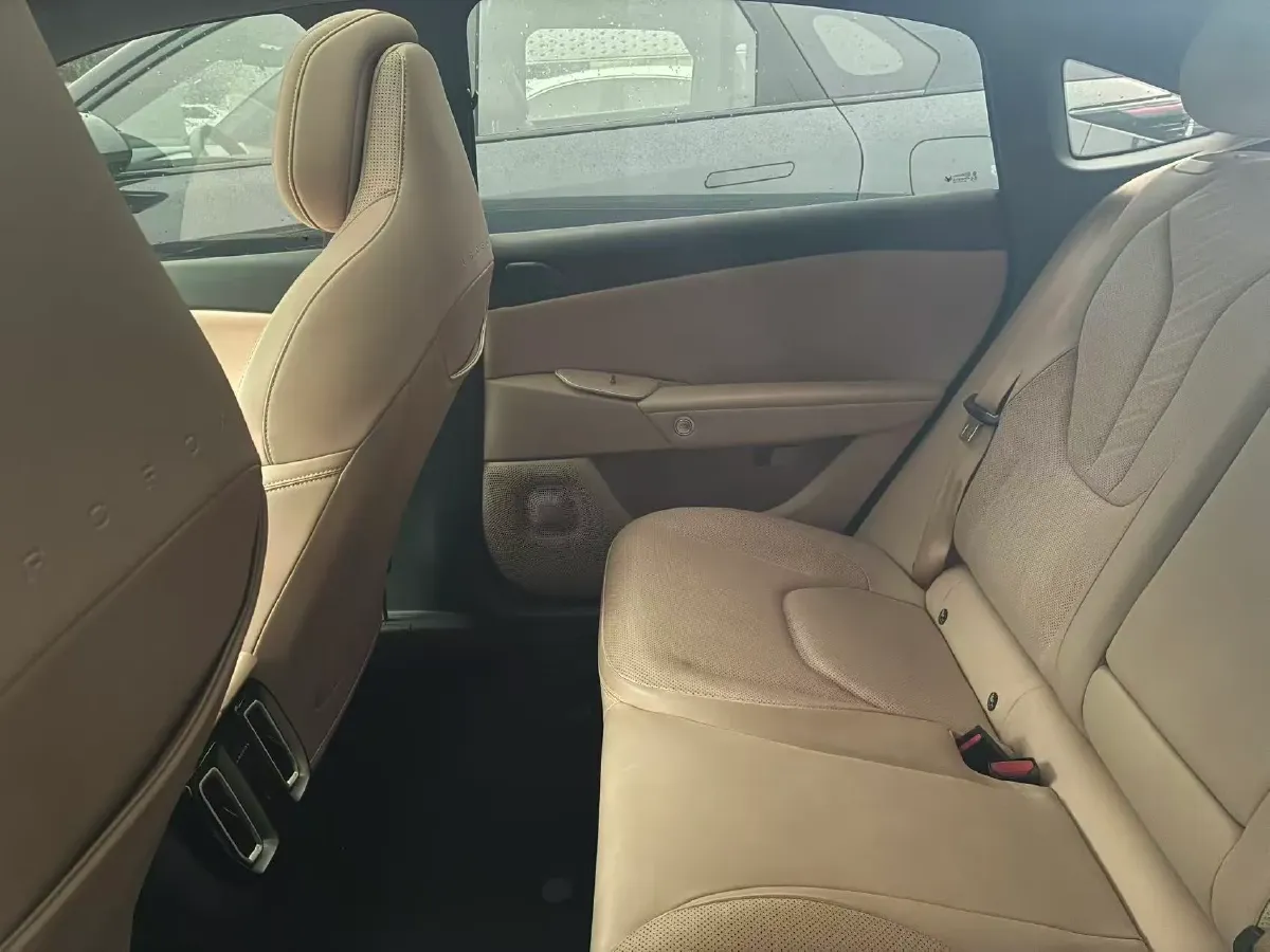 2025 ARCFOX αS5 BEV,autocango,china used car exporter,china ev exporter,chinese used car exporter,chinese used ev exporter