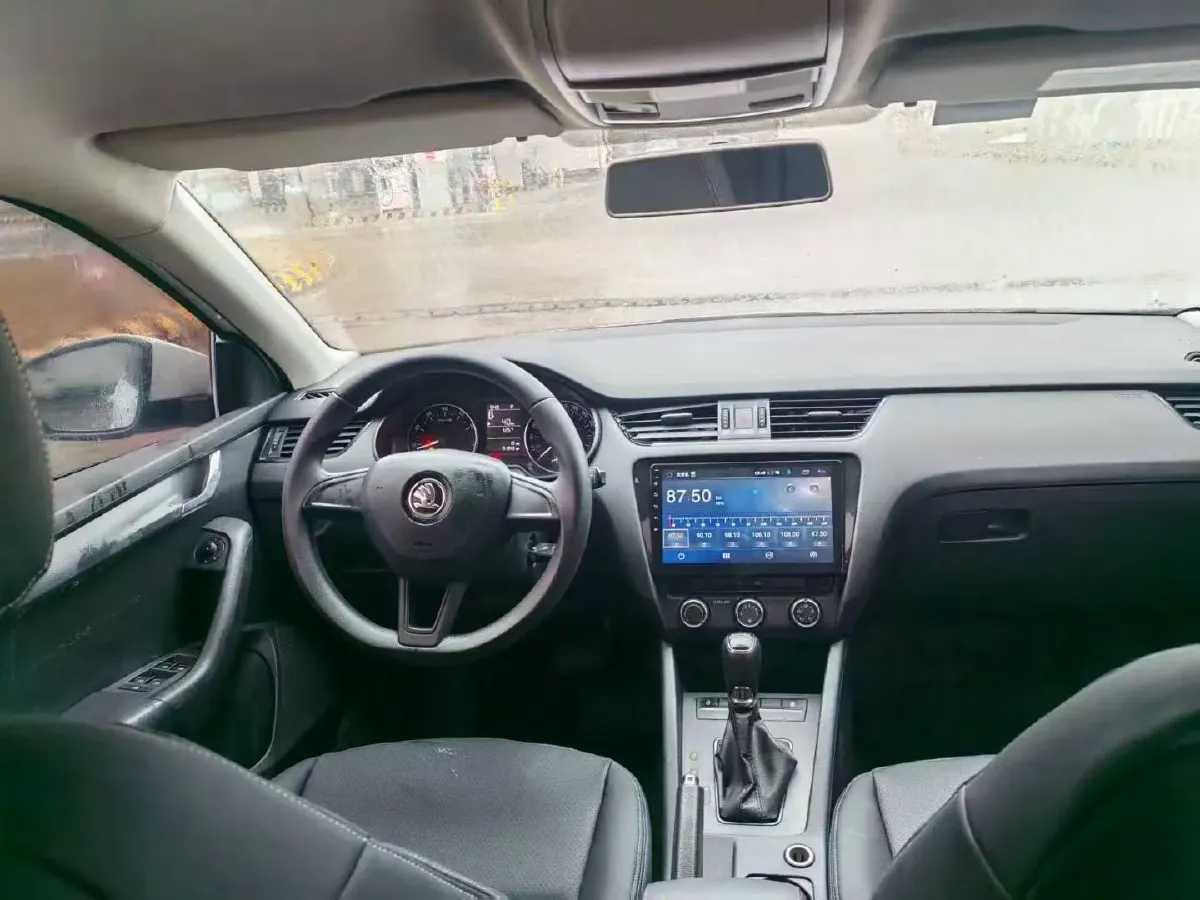 2017 Skoda Octavia 1.6L 110HP L4 6AT,autocango,china used car exporter,china ev exporter,chinese used car exporter,chinese used ev exporter