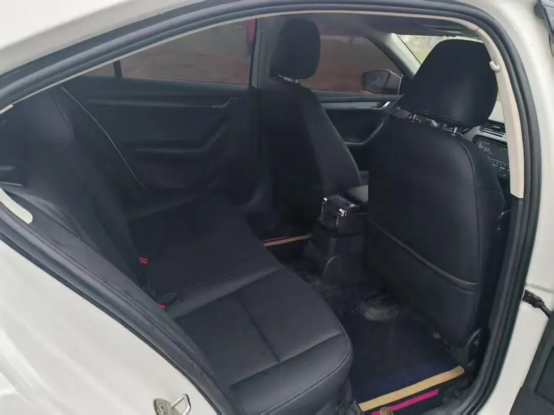 2017 Skoda Octavia 1.6L 110HP L4 6AT,autocango,china used car exporter,china ev exporter,chinese used car exporter,chinese used ev exporter